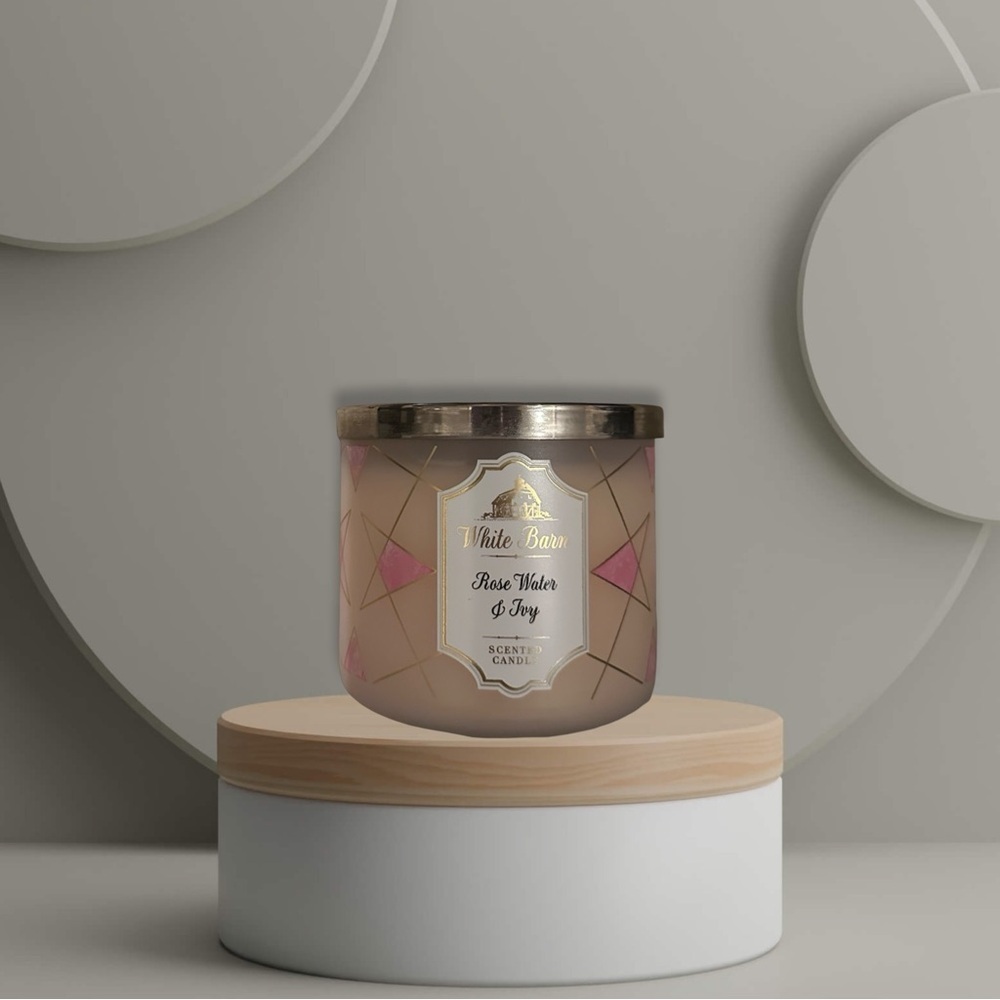 New, never used Bath&Bodyworks White Barn ROSE WATER
& IVY 3-Wick Scented Candle
